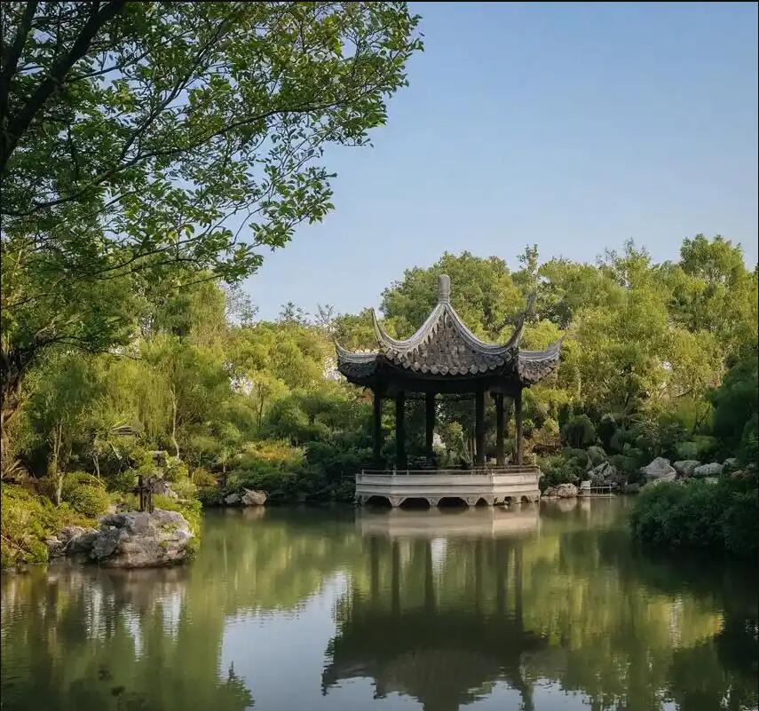 鹤岗兴安含蕾餐饮有限公司